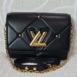 Louis Vuitton Twist Full MM Handbag Lambskin Quilted, year 2022